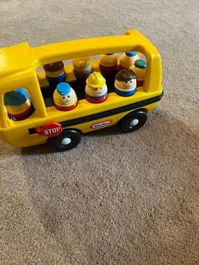 Little Tikes Yellow School Bus Toy with Removable Peg Passengers